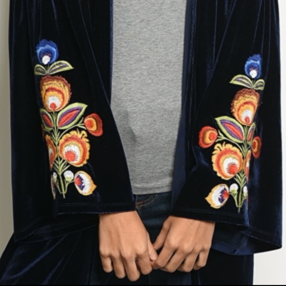 1 LEFT! NAVY VELVET CARDIGAN W FLORAL EMBROIDERY - Picture 2 of 4